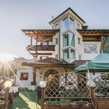 Pineta Relax Location 호텔 3*