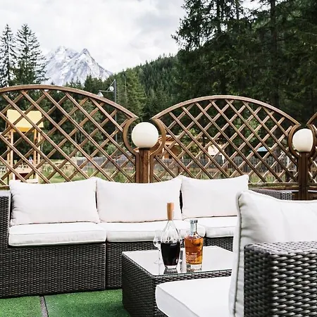 Pineta Relax Location 酒店 3*