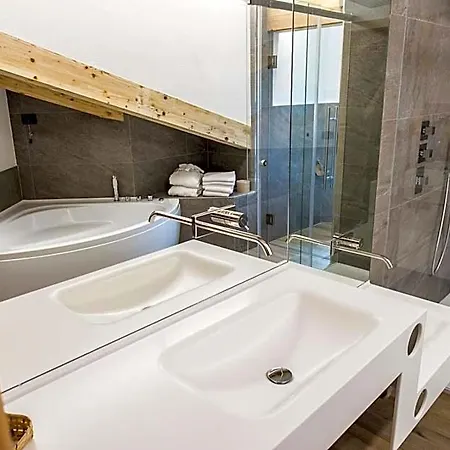 Hotel Pineta Relax Location Canazei