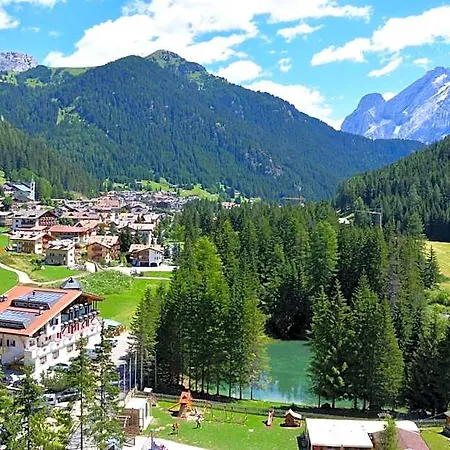 Hotel Pineta Relax Location Canazei