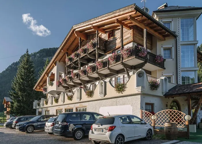 Pineta Relax Location 3* カナツェーイ