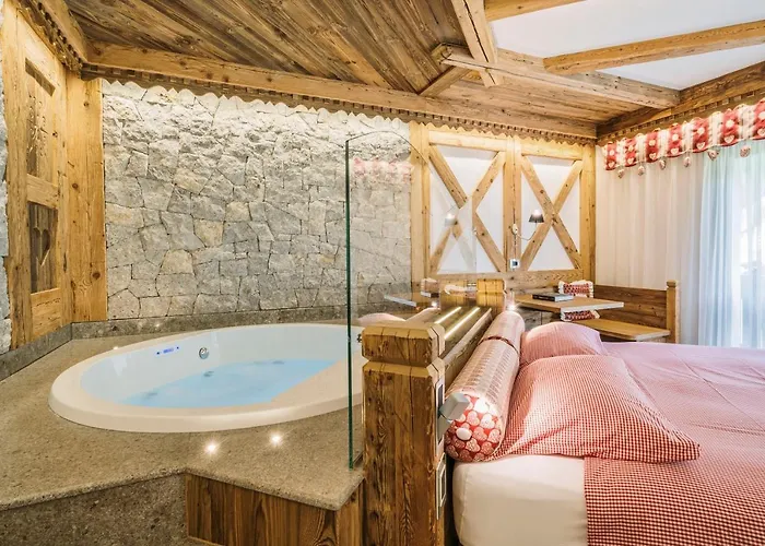 Pineta Relax Location ホテル カナツェーイ