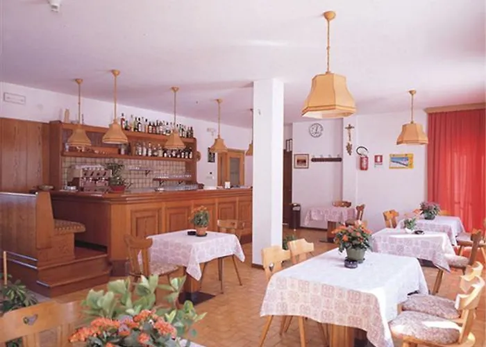 ホテル Pineta Relax Location カナツェーイ